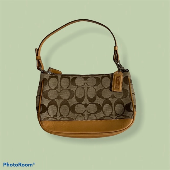 Coach Handbags - Vintage Y2k coach demi baguette bag